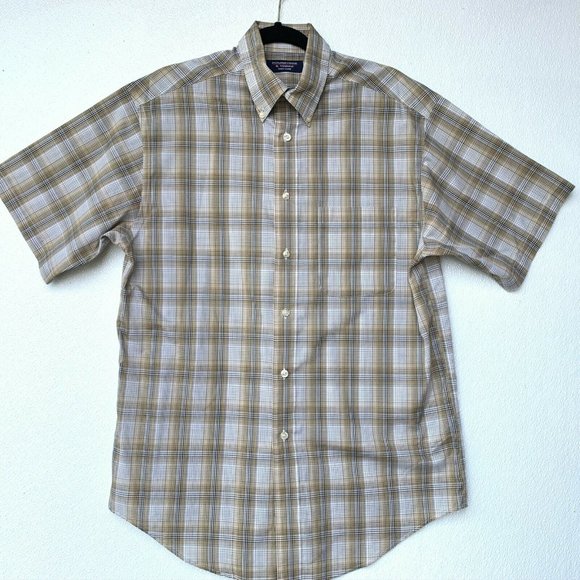 Roundtree & Yorke Men Shirt Size Medium Short Slee - Picture 1 of 7